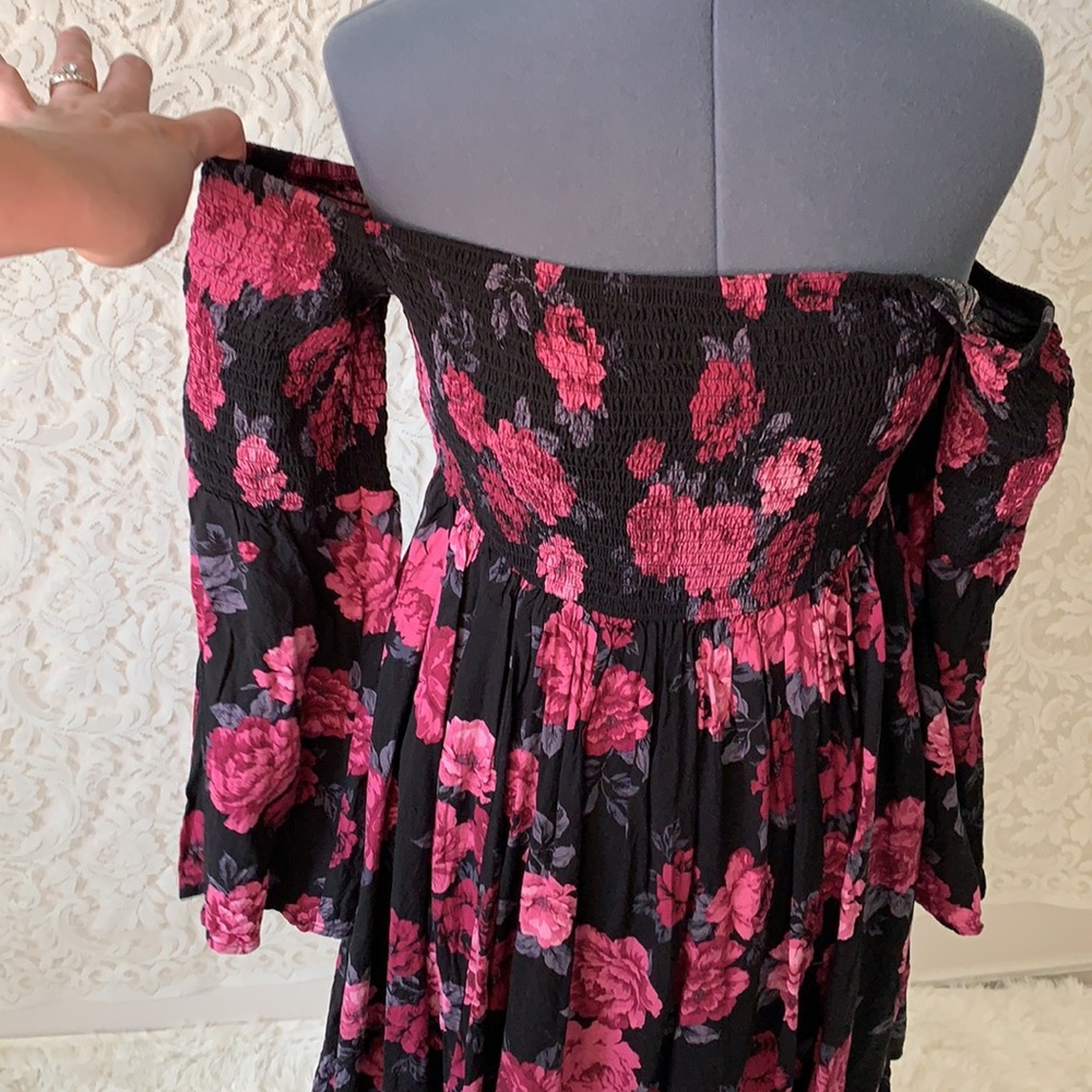 ❌SOLD❌Torrid Smocked Handkerchief Floral Dress - Picture 5 of 9